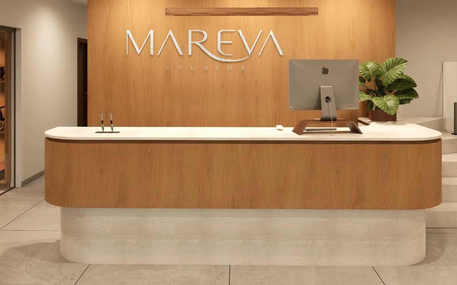 Recepção do Mareva Studios com o logo no painel de madeira, imagem ilustrativa